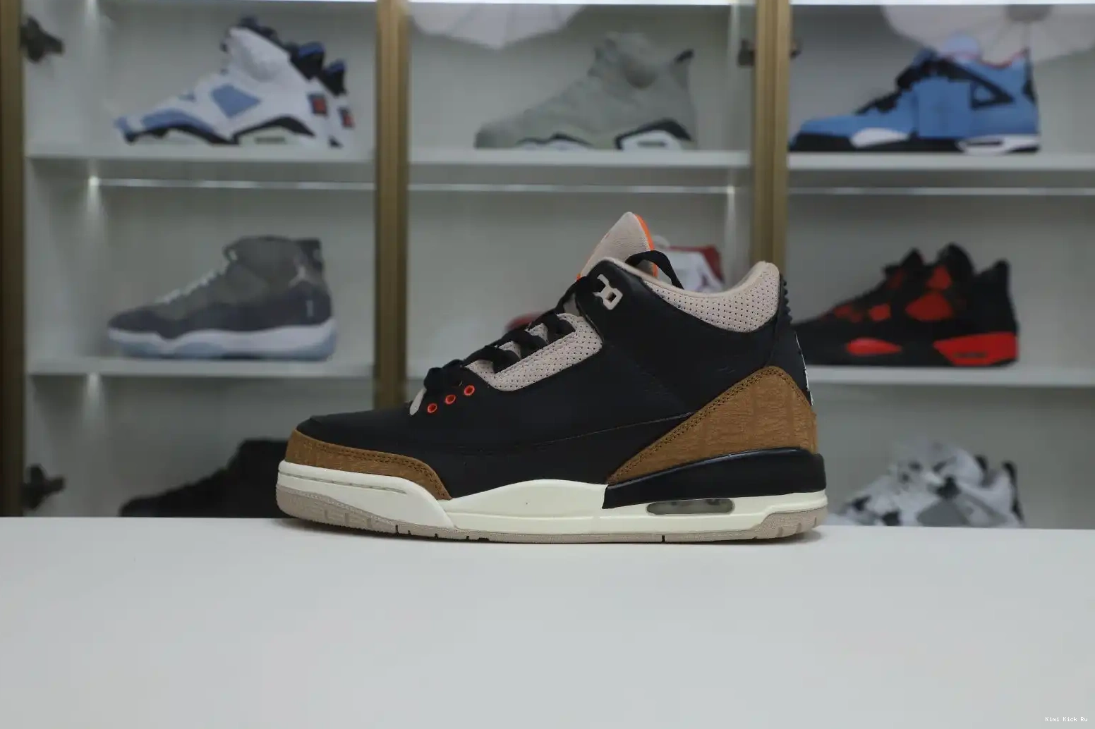 AIR DESERT Kimikick CT8532 CEMENT JORDAN 3 0511